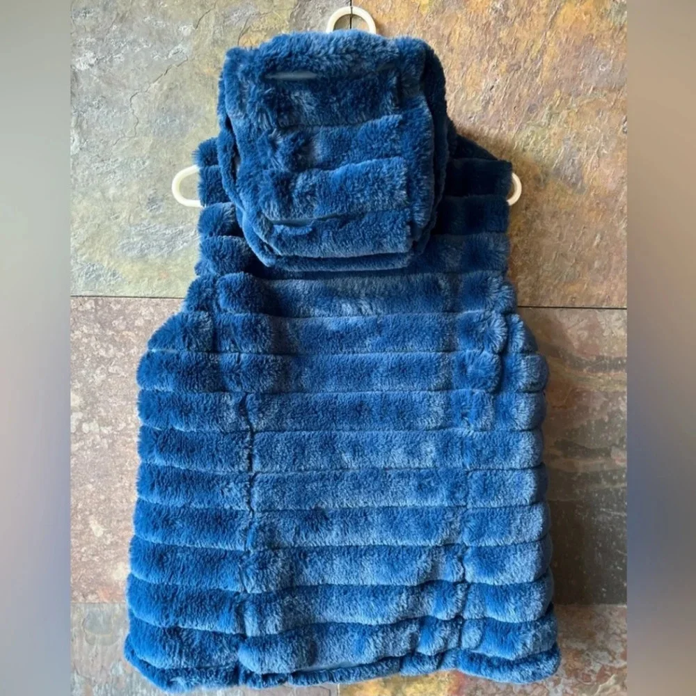 Soft Surroundings Rich Blue Plush Faux Fur Reversible‎ Vest